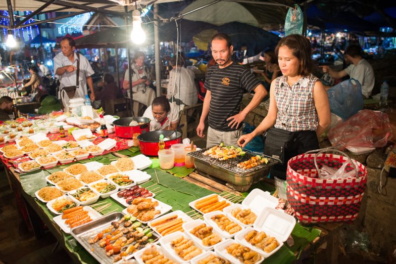 Noční trh v Luang Prabang
