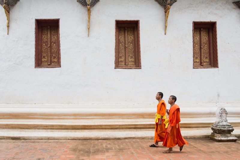 Mniši v Luang Prabang