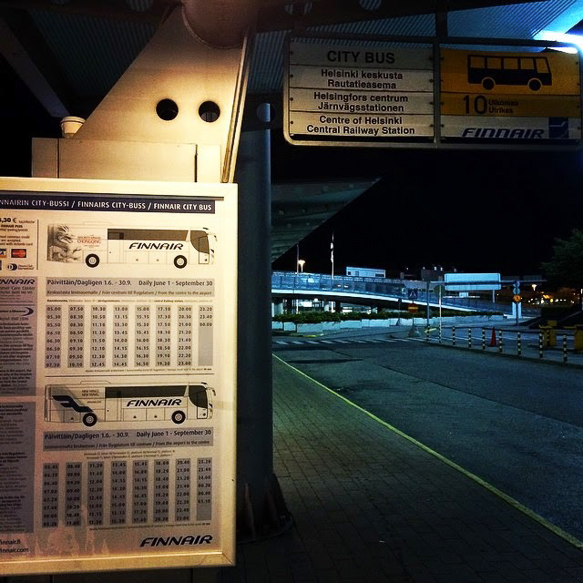 Nástupiště na finnair autobus na letišti v Helsinkách, Terminál 2
