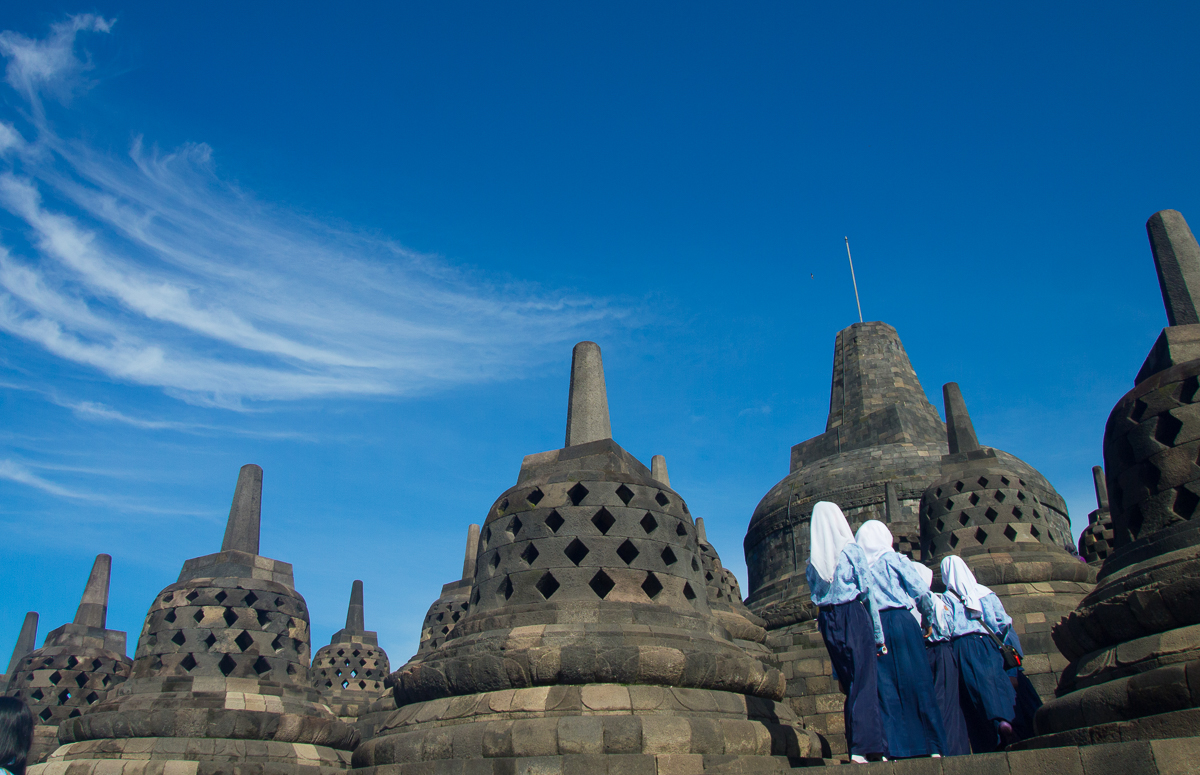 Setkání buddhismu a islámu. Borobudur, Jáva, Indonésie 