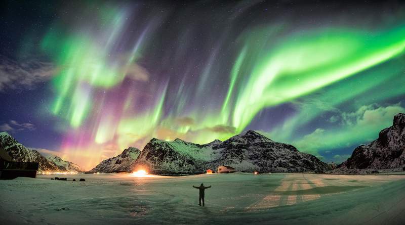 Norsko patří mezi nejlepší země pro pozorování polární záře (Skagsanden beach, Lofoty)