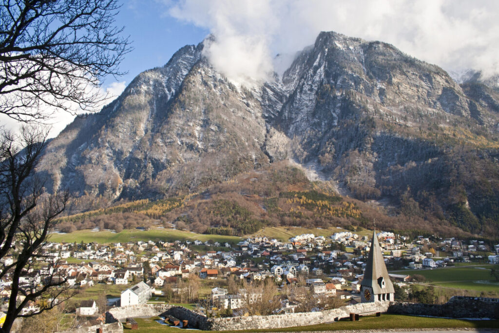 Výhled na Vaduz v údolí Rýna, Lichtenštejnsko