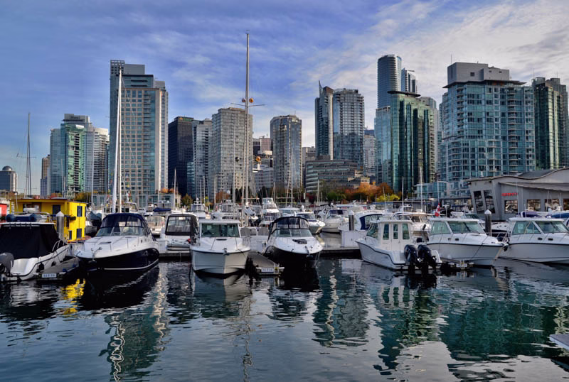 Přístav a panorama Vancouveru v Kanadě