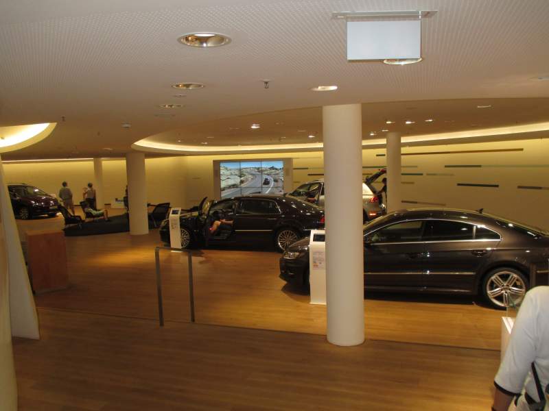 Showroom BMW ve skleněné manufaktuře
