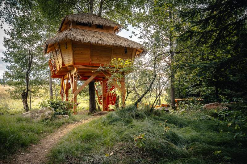 glamping treehouse česká kanada
