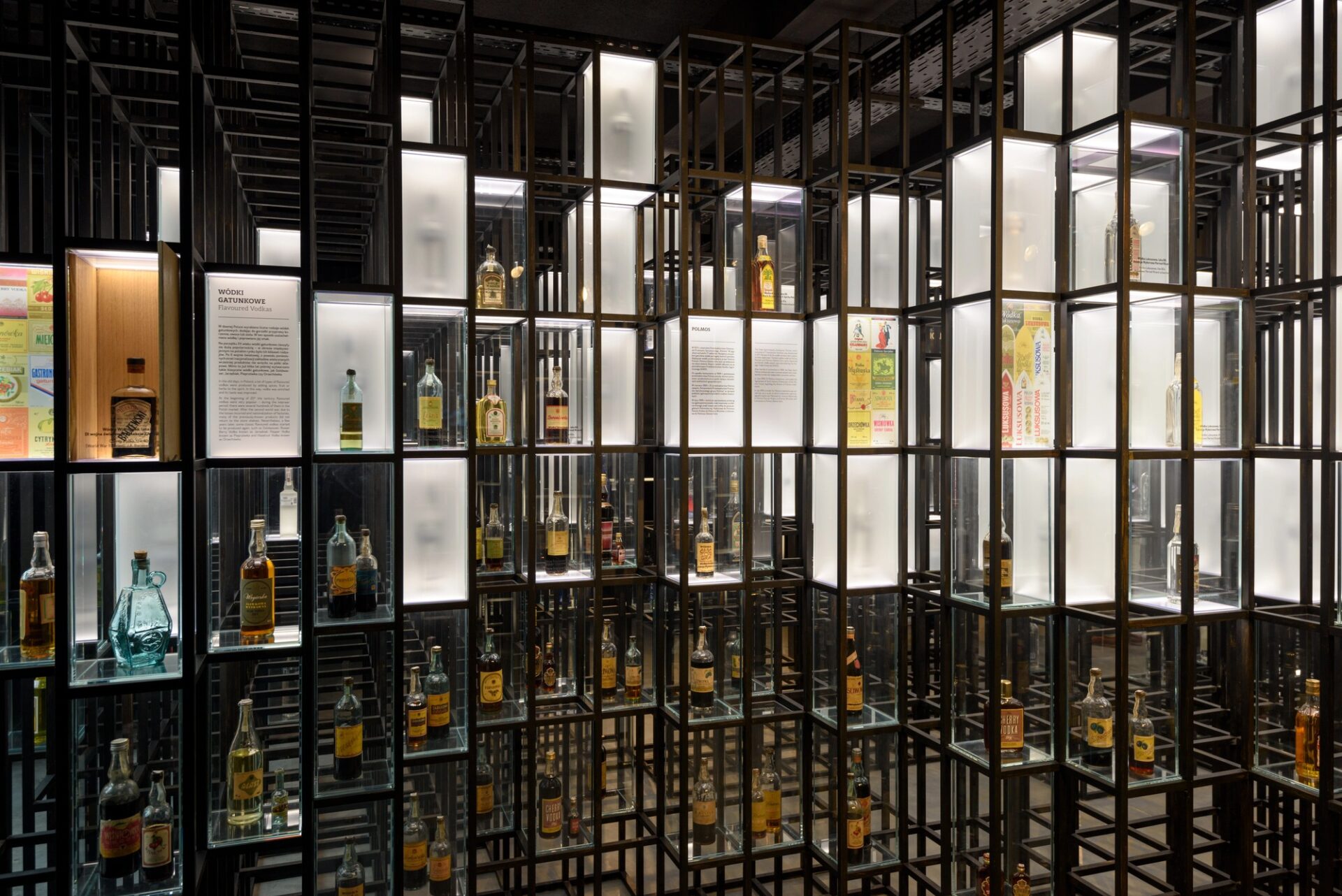 expozice v Polish Vodka Museum ve Varšavě