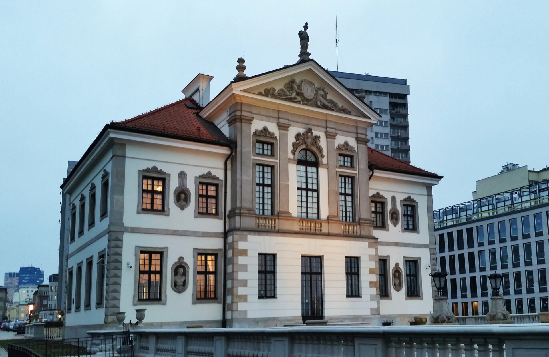 historický palác na Královské cestě ve Varšavě