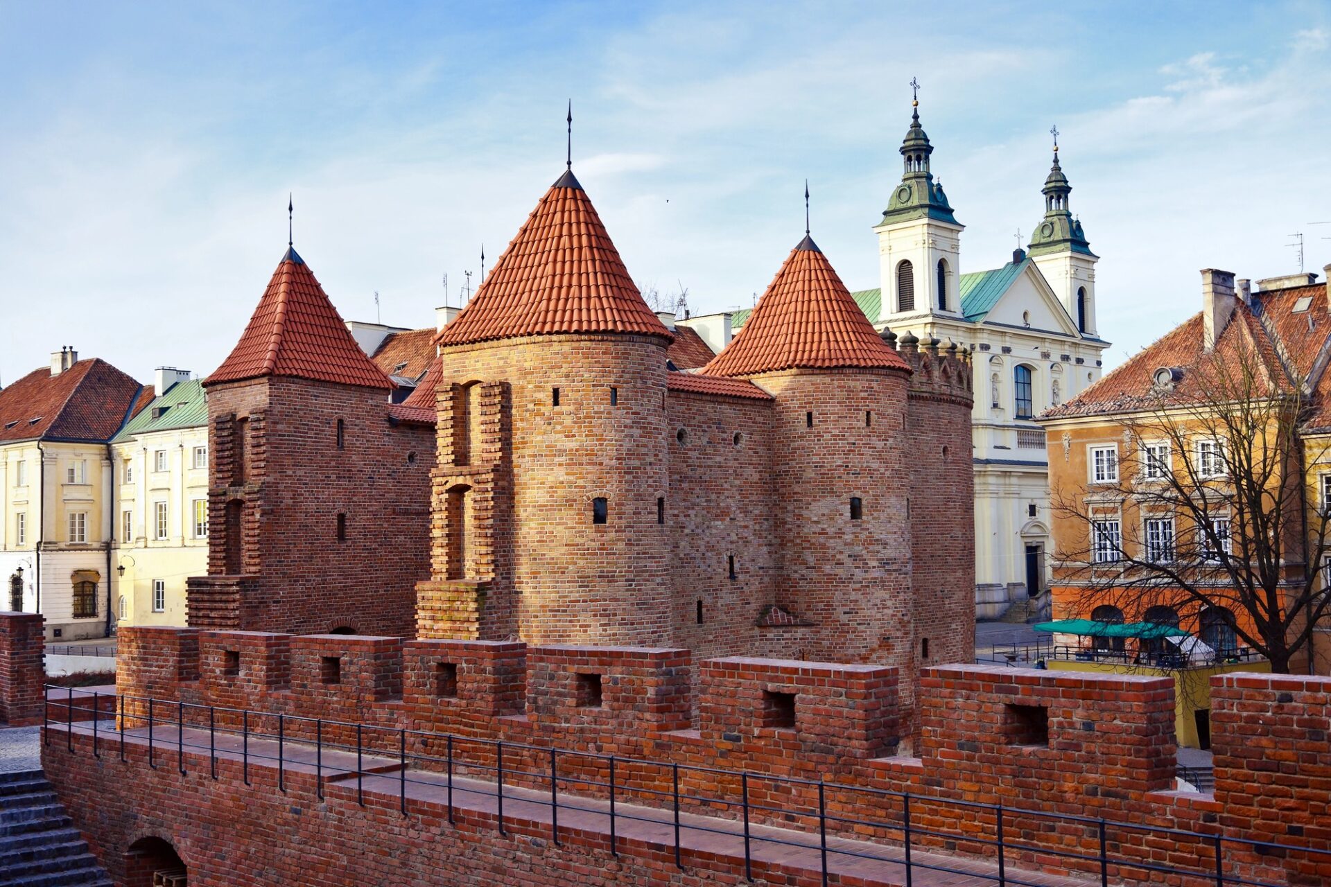 Barbakan a městské hradby ve Varšavě