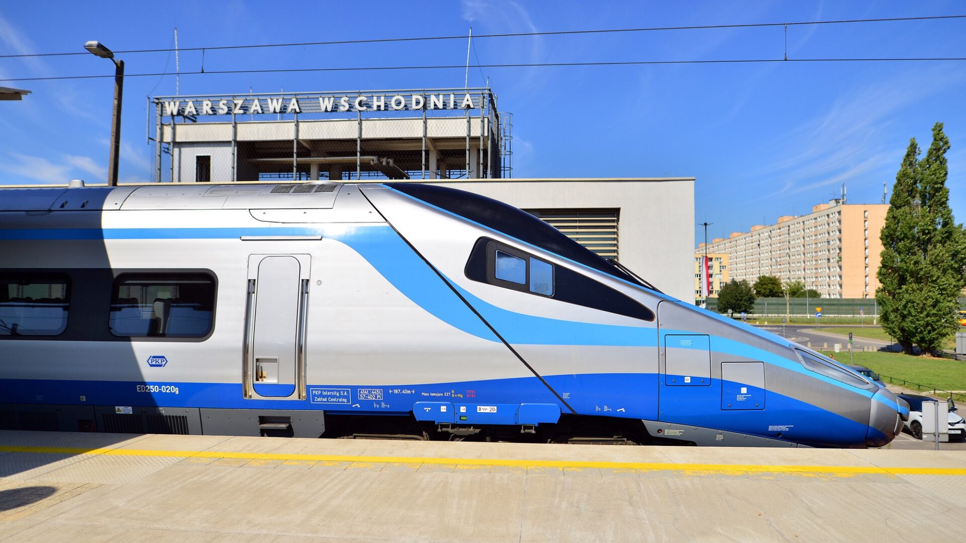 vlak na nádraží Warszawa Wschodnia