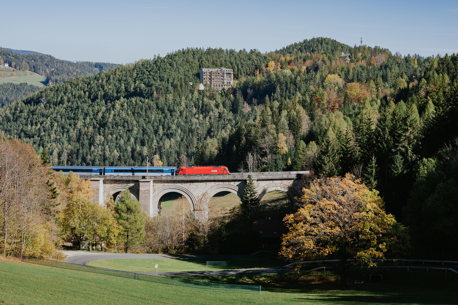 Railjet ČD na Semmeringu v Rakousku
