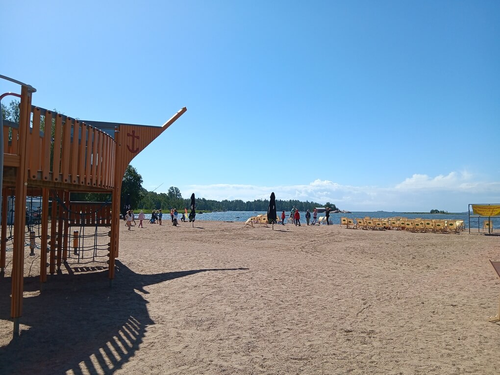 Pláž na Lauttasaari v Helsinkách