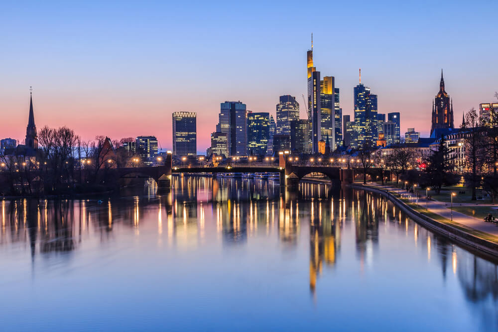 Večerní pohled na Frankfurt