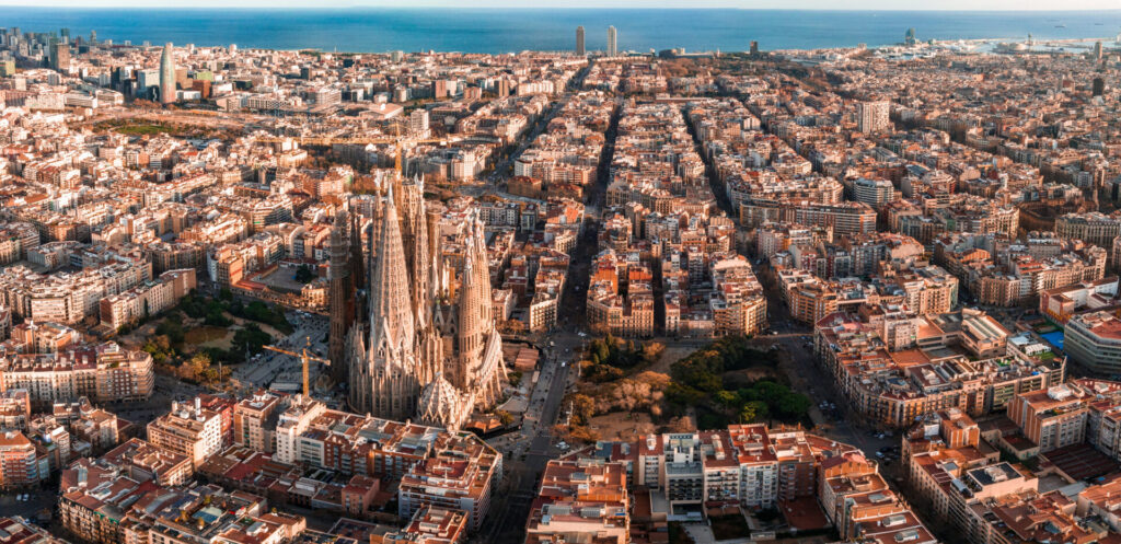 Letecký pohled na Barcelonu, Sagrada Familia, průvodce Barcelona