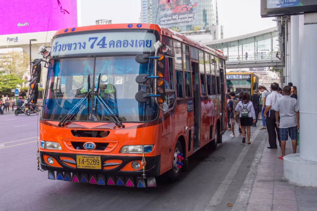 Bus Bangkok – bez klimatizace