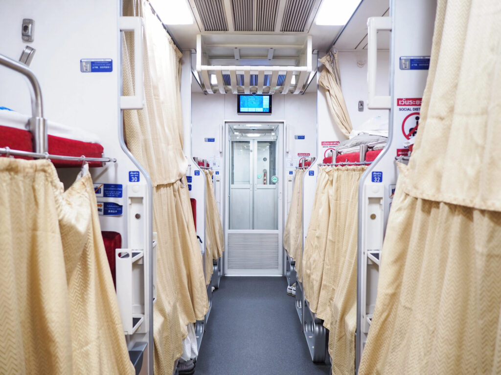 Noční vlak v Thajsku