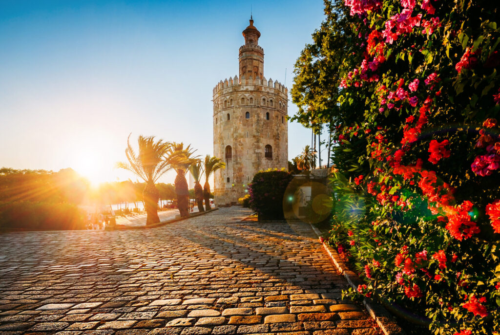Torre del Oro, Golden Tower v Seville, Andalusie, Španělsko