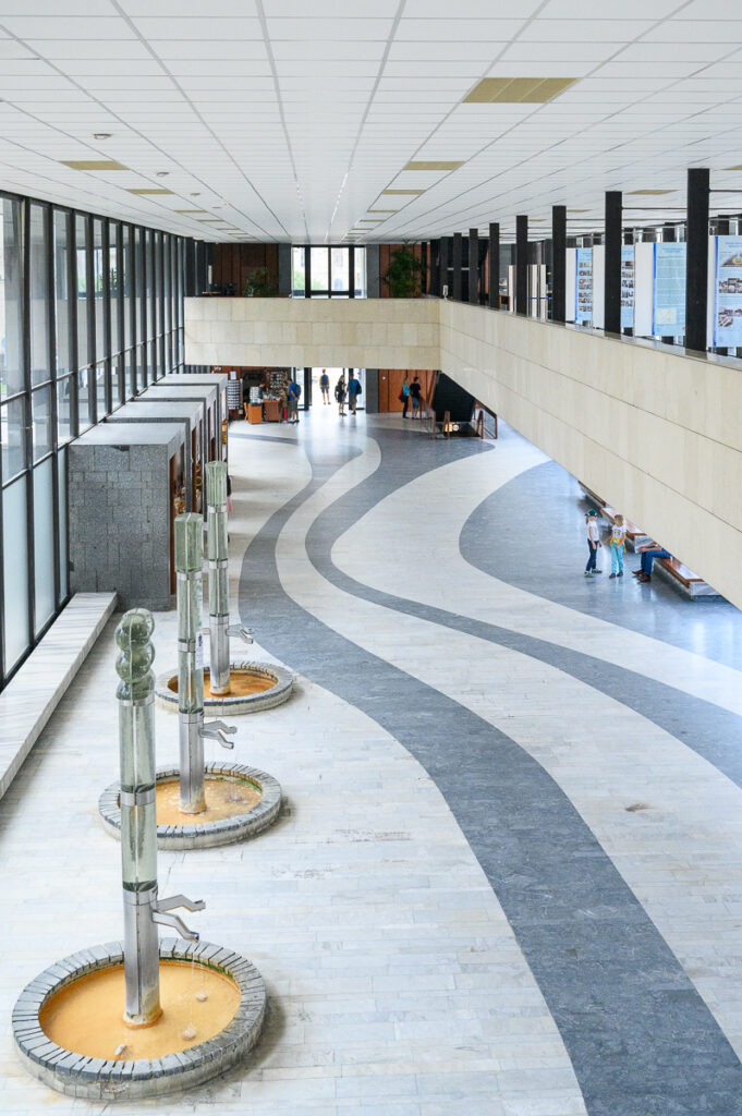 Vřídelní kolonáda Karlovy Vary