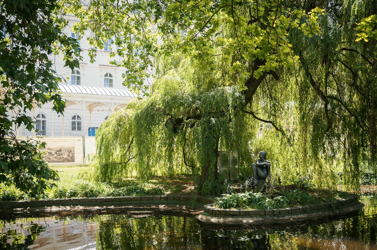 Sadová kolonáda v Dvořákových sadech v Karlových Varech