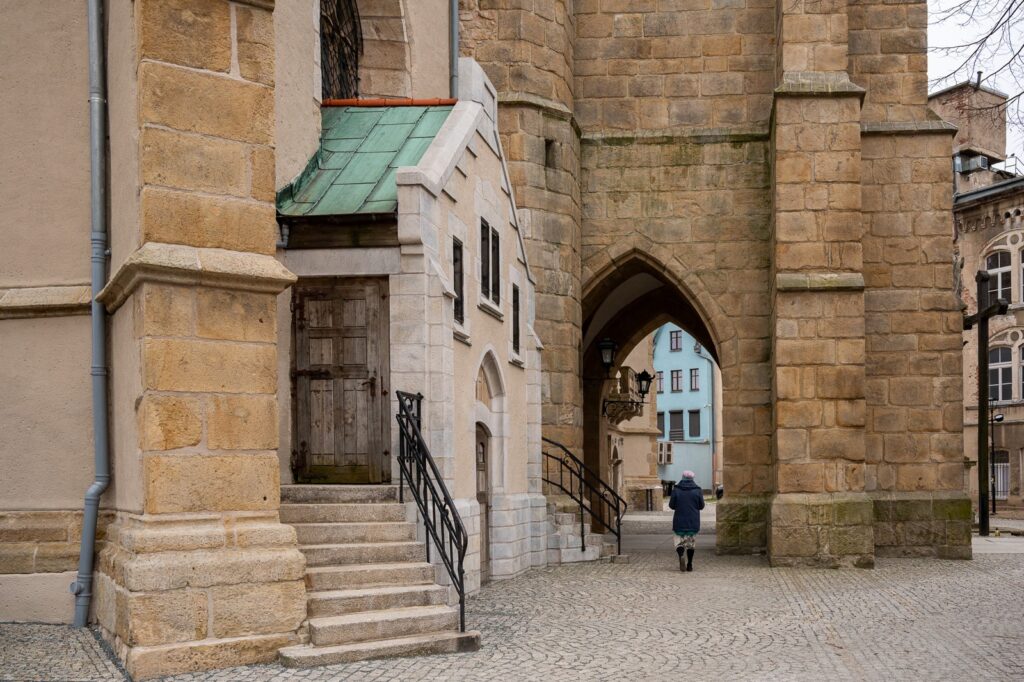 Gotická Bazilika sv. Erazma a Pankráce v Jelení Hoře – středověká architektura