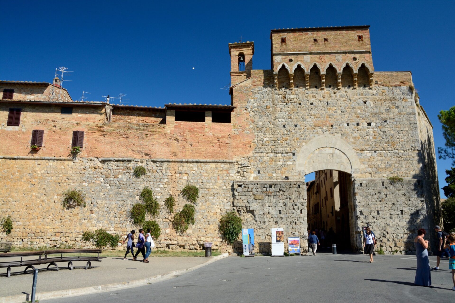 Porta San Giovanni – hlavní vstupní brána do historického centra San Gimignana