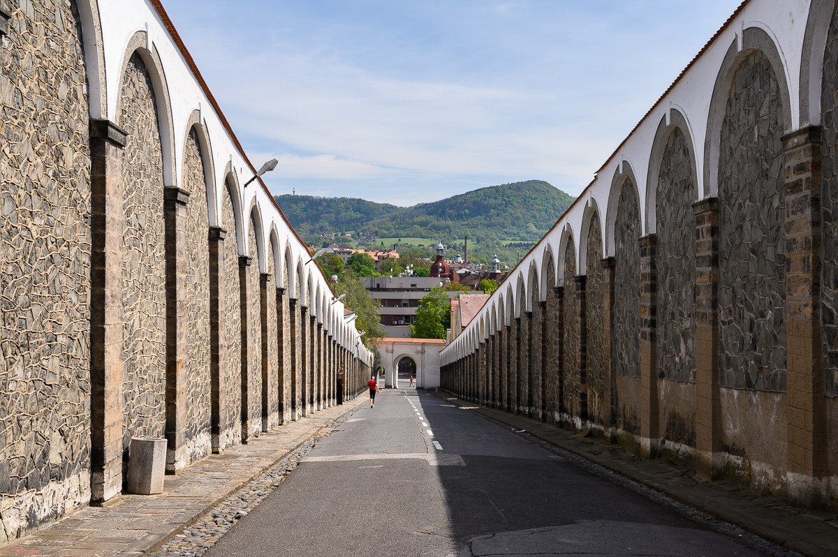 Dlouhá jízda – serpentinová rampa k zámku
