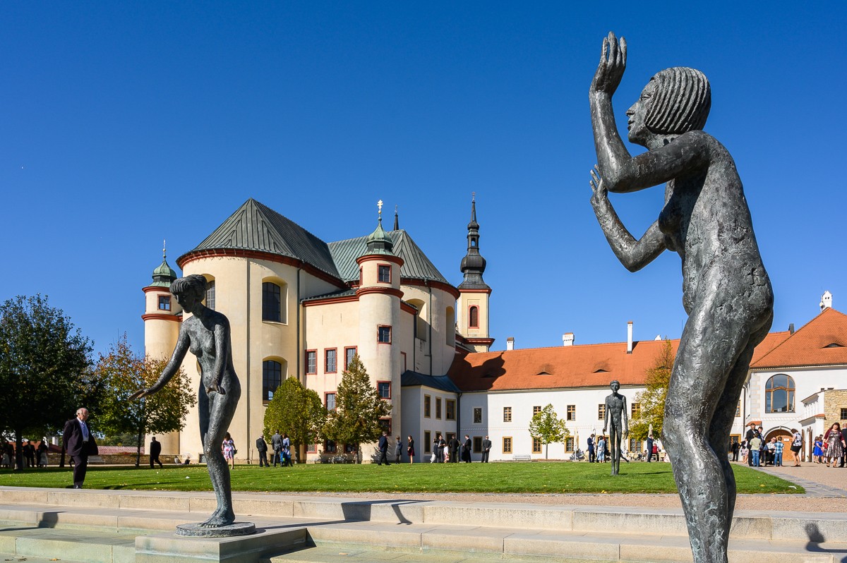 Plastiky Olbrama Zoubka v zámeckém sklepení v Litomyšli