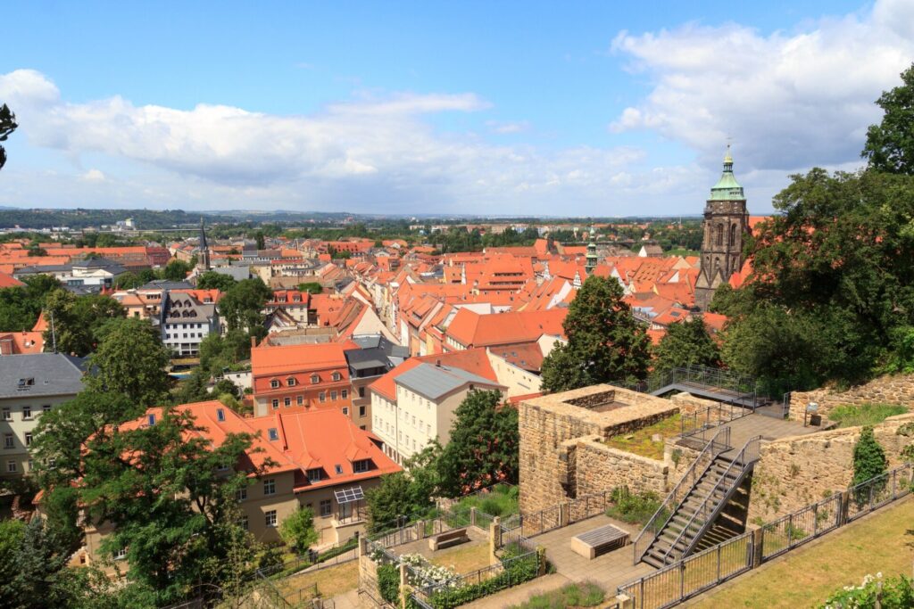 Panorama Pirny se Stadtkirche St. Marien z pevnosti Sonnenstein