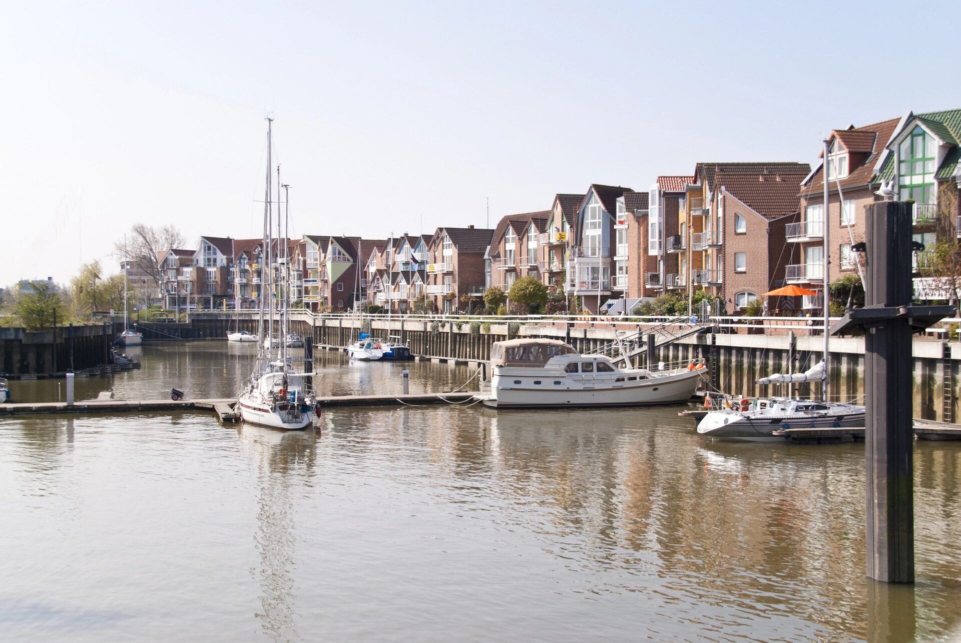 Přístavní pohled na Cuxhaven u Severního moře