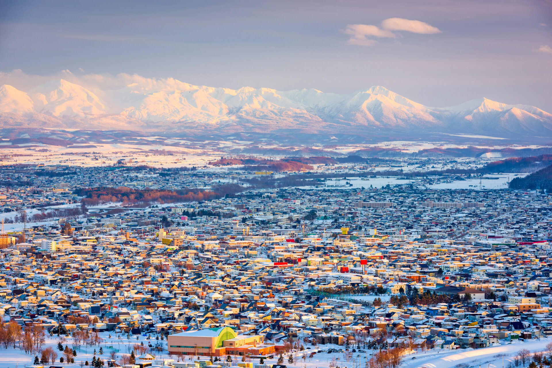 Zimní panorama města Asahikawa na Hokkaidó