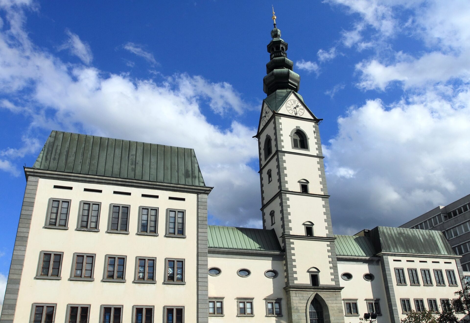 Dóm svatého Petra a Pavla Věž dómu svatého Petra a Pavla v Klagenfurtu
