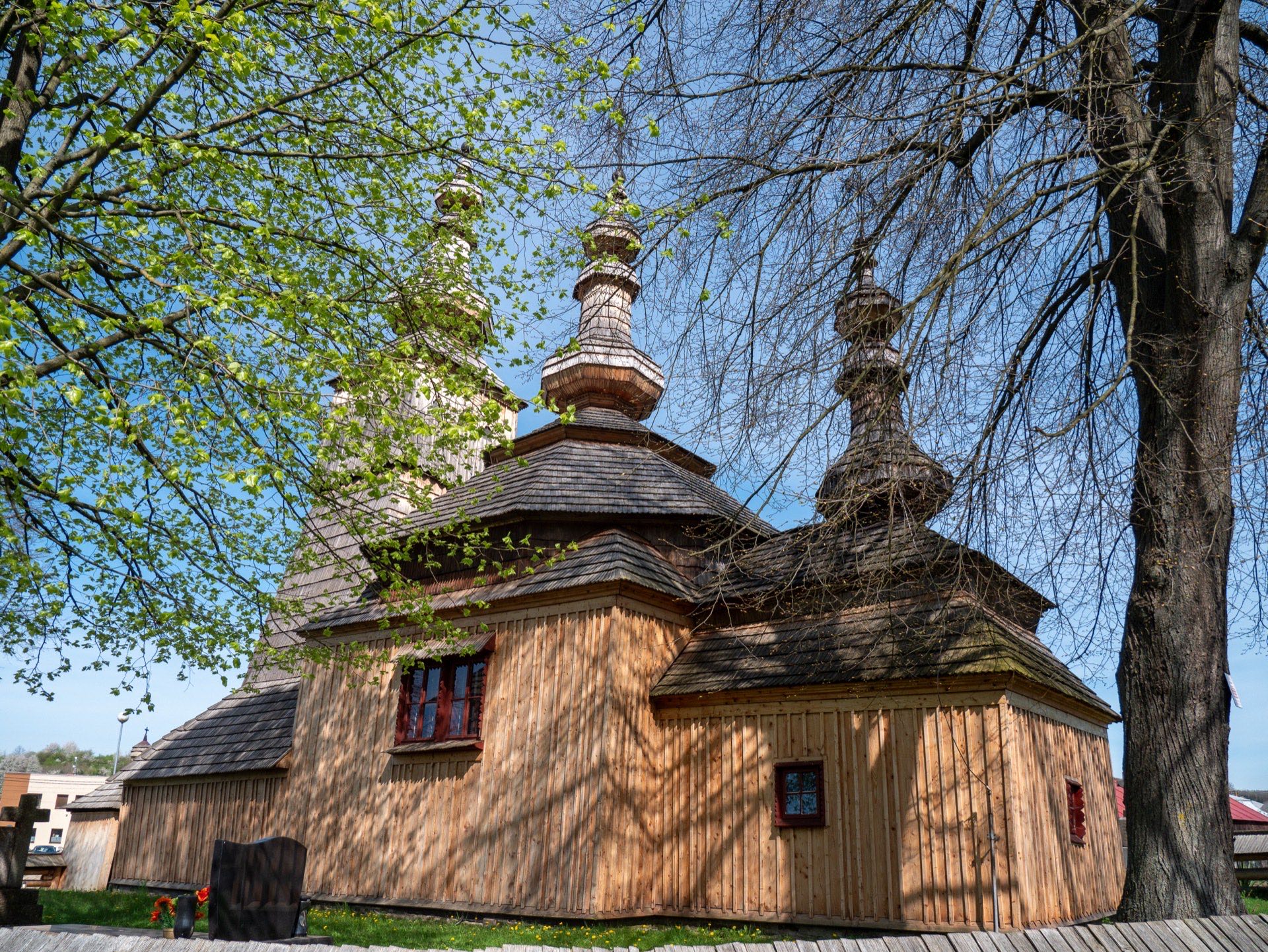 Dřevěný chrám svatého Michala Archanděla v Ladomirové, památka UNESCO postavená bez jediného hřebíku