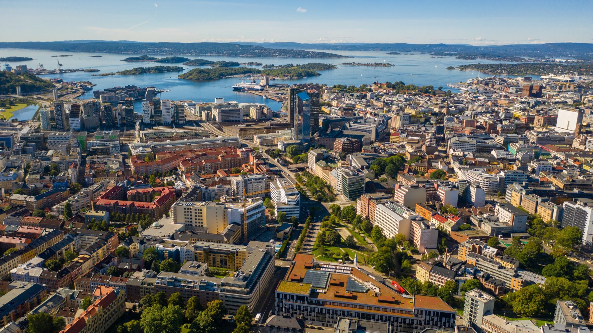 Oslo Letecký pohled na centrum Osla a Oslofjord s ostrovy