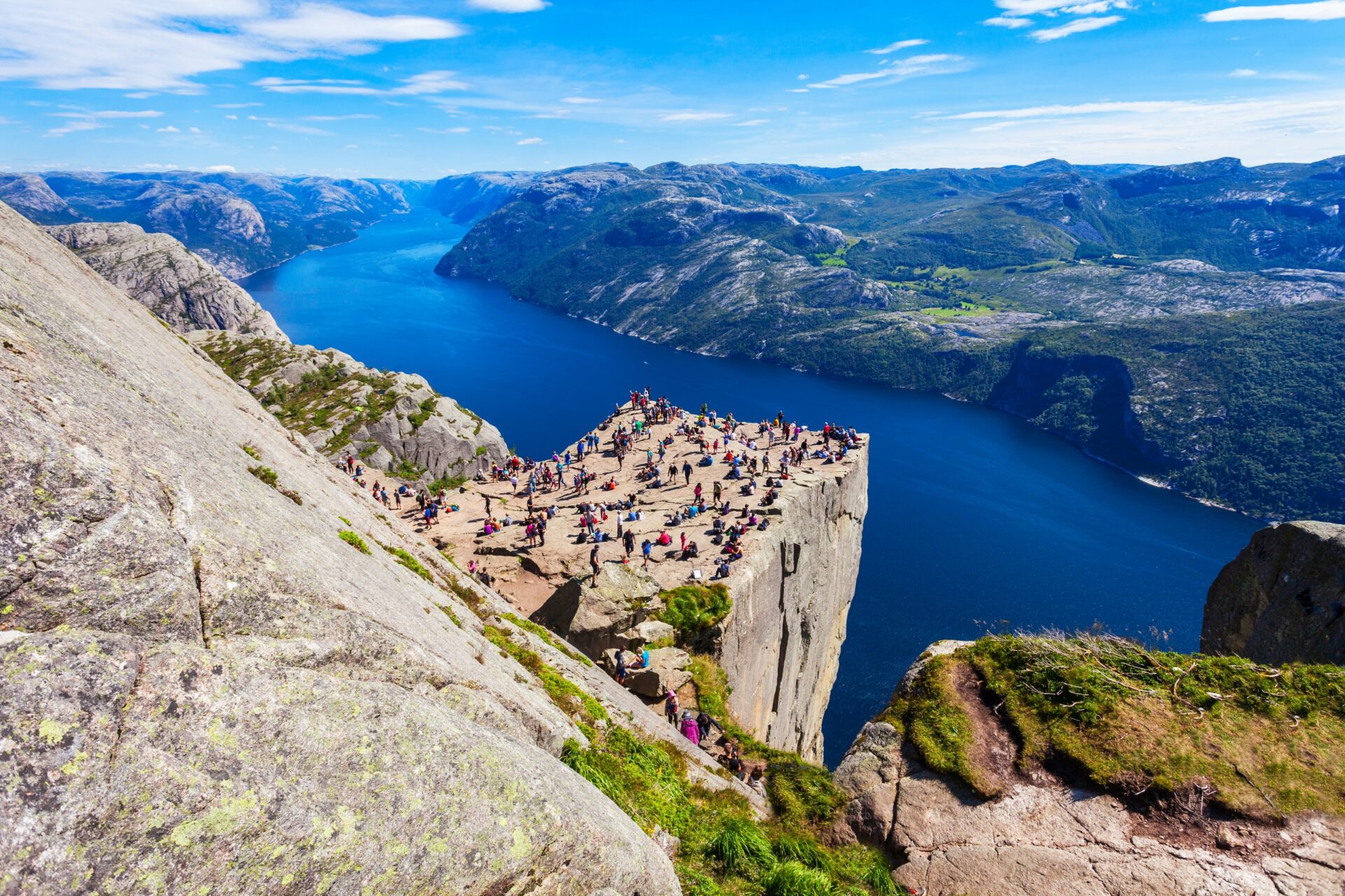 Preikestolen UNESCO útes Preikestolen 604 metrů nad Lysefjordem