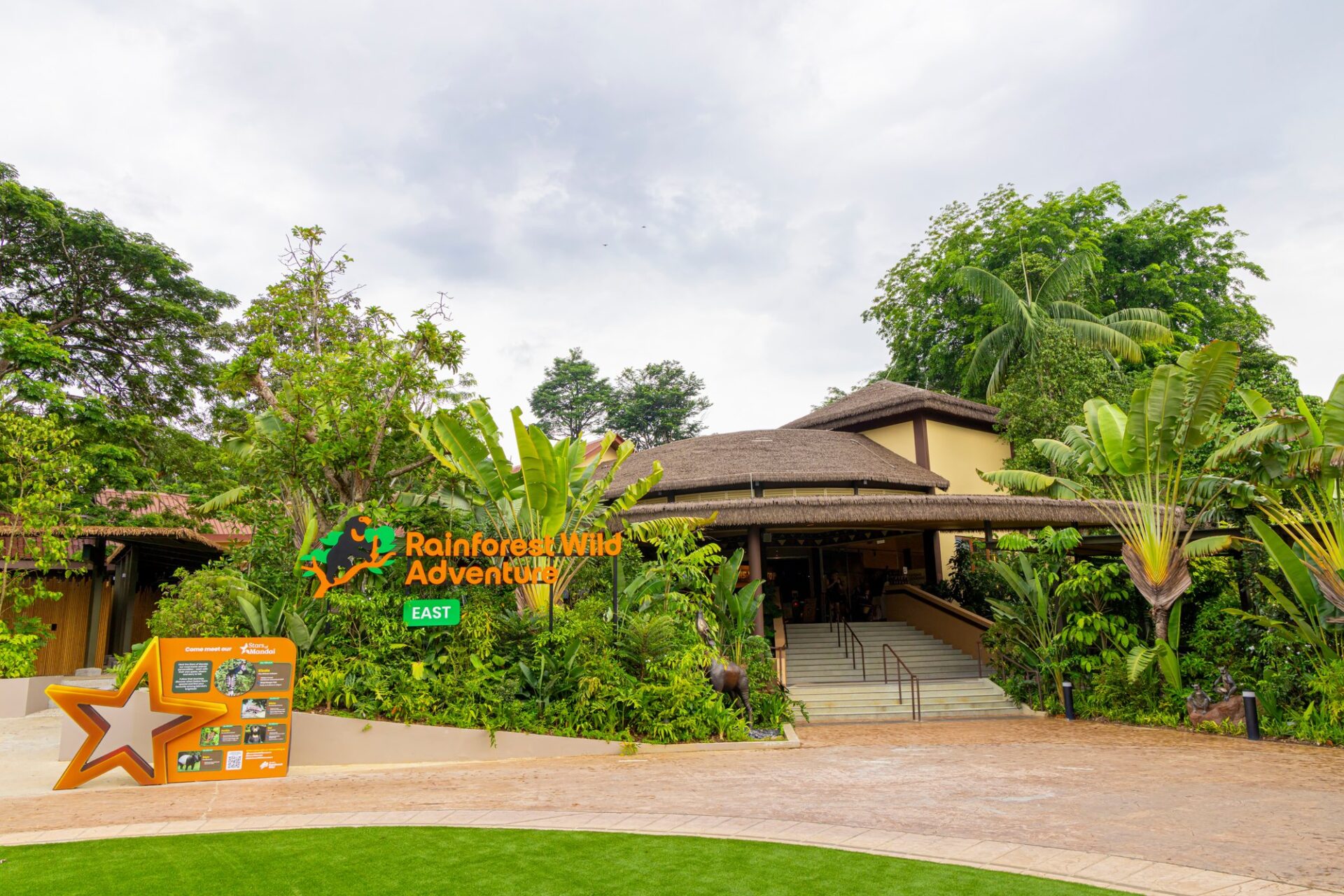 Vstup do parku Rainforest Wild Adventure v Mandai
