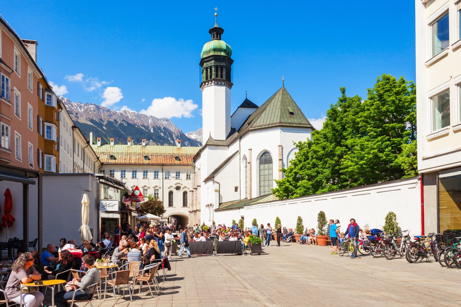 Dóm svatého Jakuba Náměstí u dómu svatého Jakuba v Innsbrucku