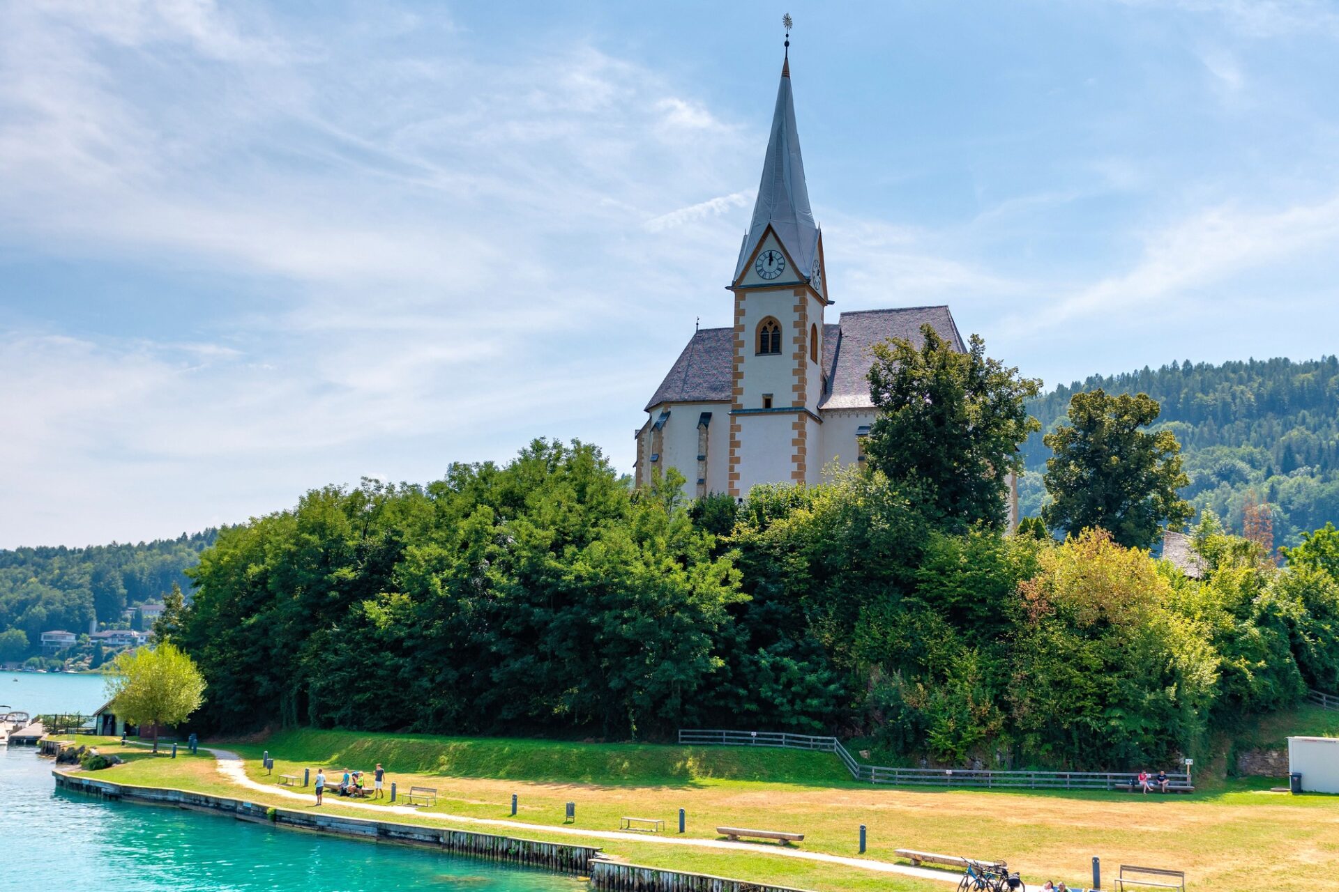 Maria Wörth u Wörthersee Kostel Maria Wörth na břehu jezera Wörthersee